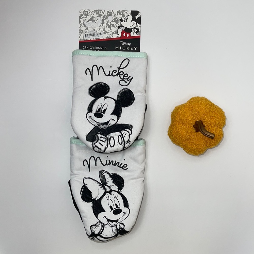 Disney Mickey Mouse & Minnie Mouse Oven Mitts Set Kitchen Pot Holders Christmas